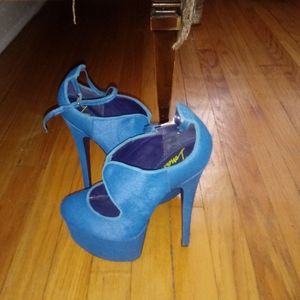 London Trash Platforms